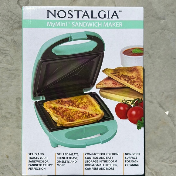 NIB Nostalgia MyMini Sandwich Maker - Picture 1 of 4